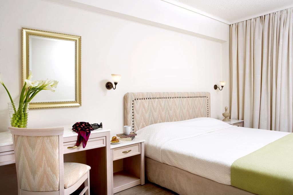 Amarilia Hotel Vouliagméni Екстериор снимка
