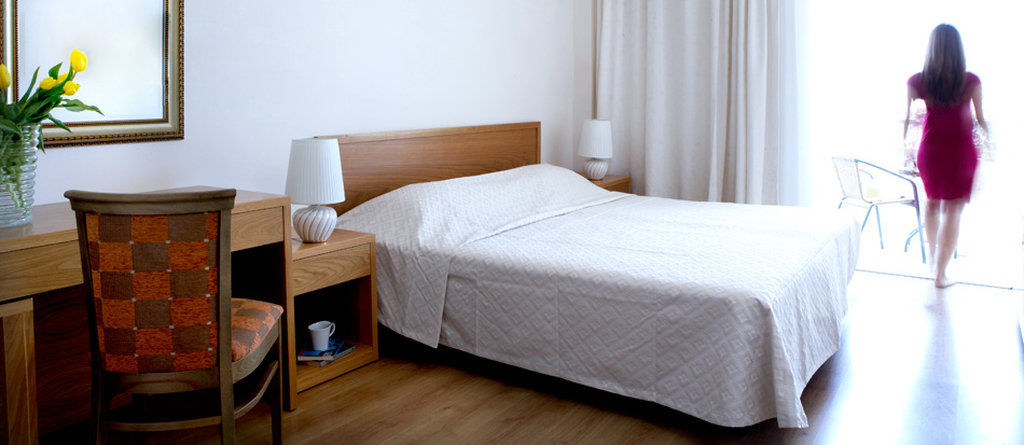 Amarilia Hotel Vouliagméni Екстериор снимка